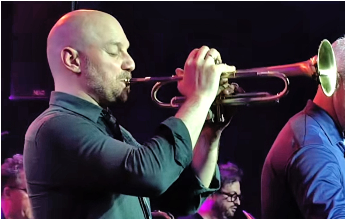 Cliquer pour agrandir Adam Rapa